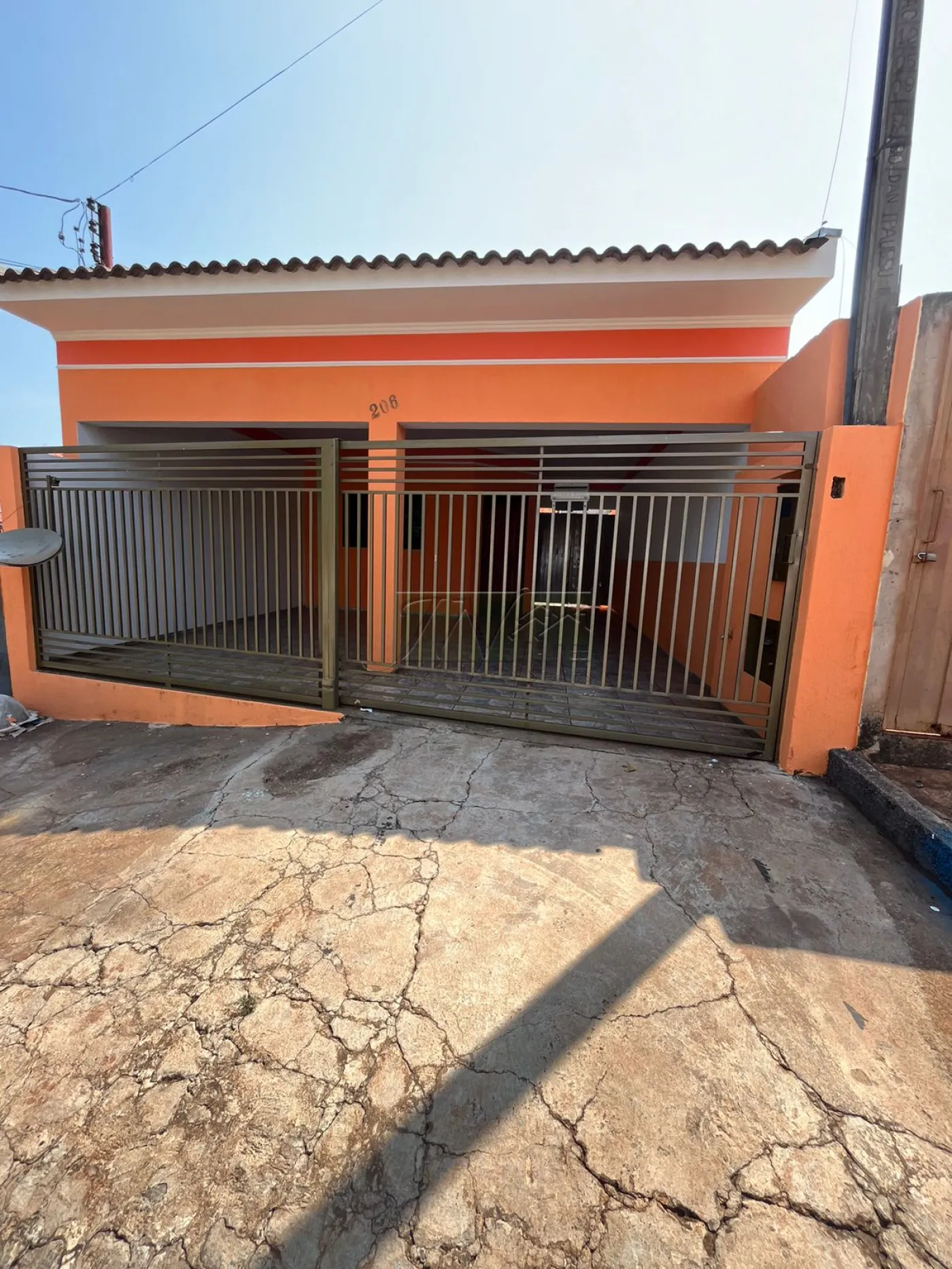 Alugar Residenciais / Casas em Santa Cruz do Rio Pardo R$ 1.250,00 - Foto 1