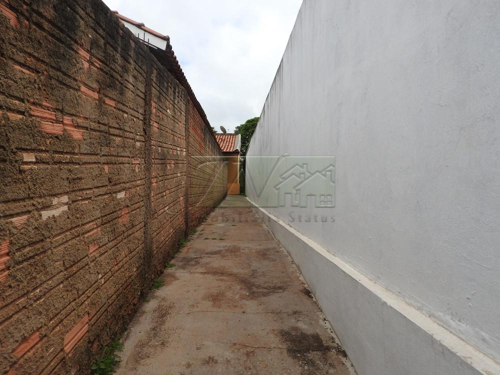 Alugar Residenciais / Casas em Santa Cruz do Rio Pardo R$ 700,00 - Foto 2