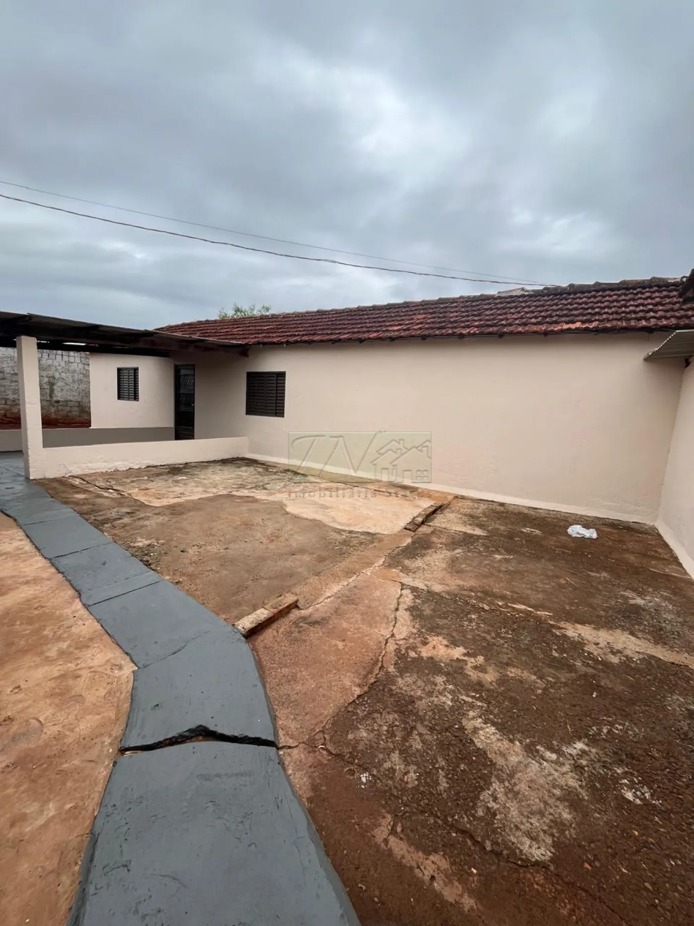 Alugar Residenciais / Casas em Santa Cruz do Rio Pardo R$ 800,00 - Foto 3