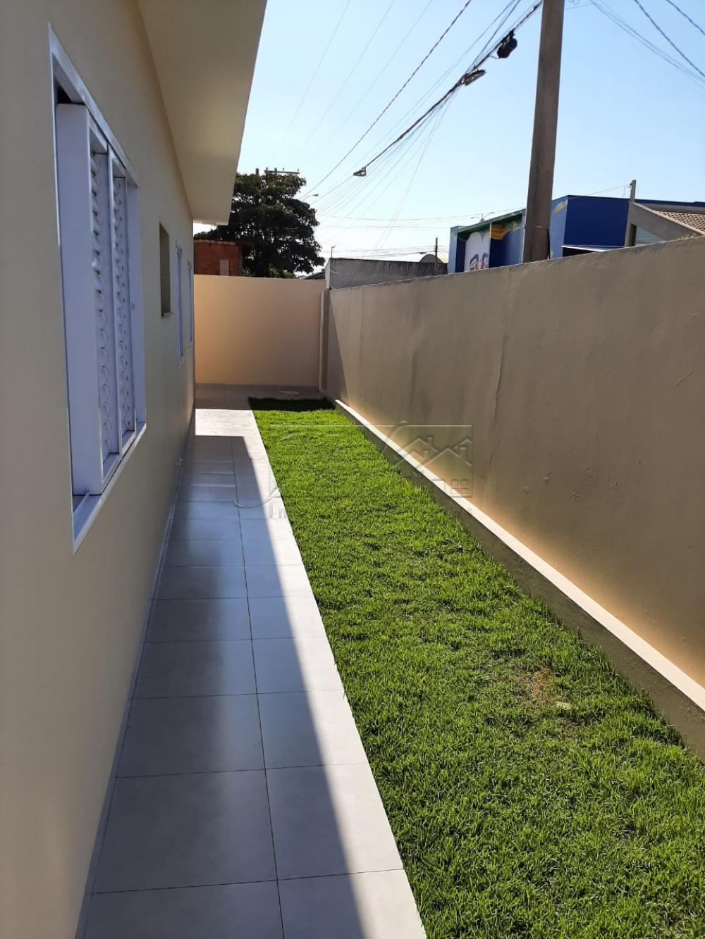 Alugar Residenciais / Casas em SANTA CRUZ DO RIO PARDO R$ 3.000,00 - Foto 3