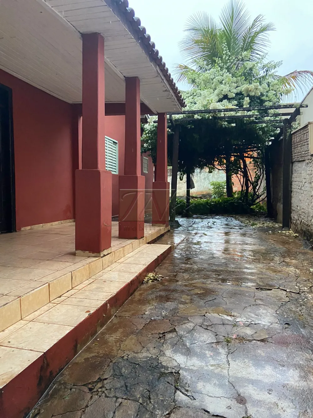 Alugar Residenciais / Casas em Santa Cruz do Rio Pardo R$ 1.300,00 - Foto 2