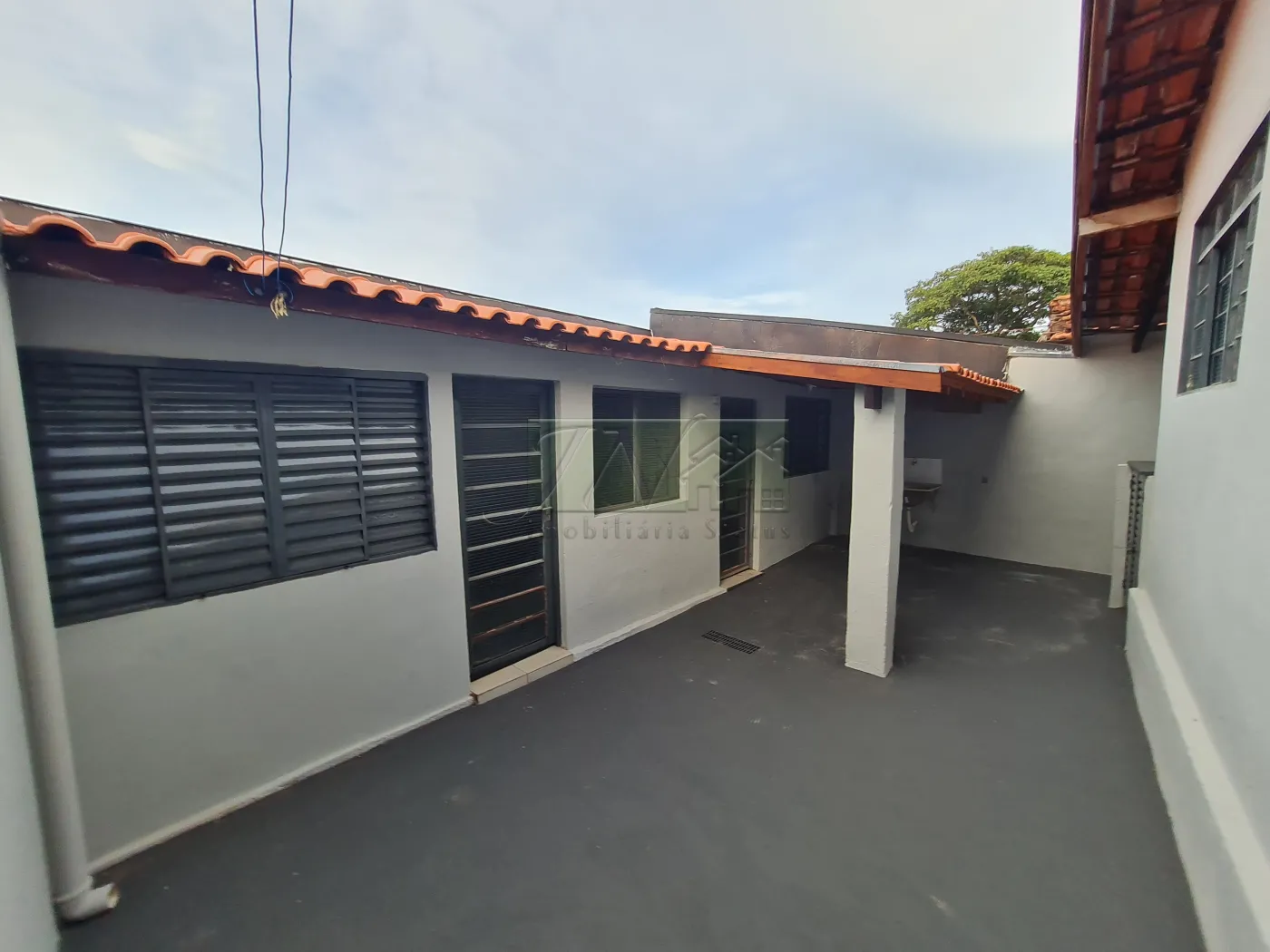 Alugar Residenciais / Casas em Santa Cruz do Rio Pardo R$ 1.300,00 - Foto 14