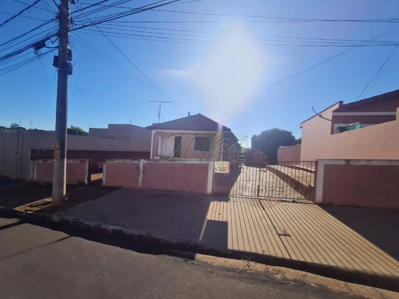 Comprar Residenciais / Casas em Santa Cruz do Rio Pardo R$ 370.000,00 - Foto 1