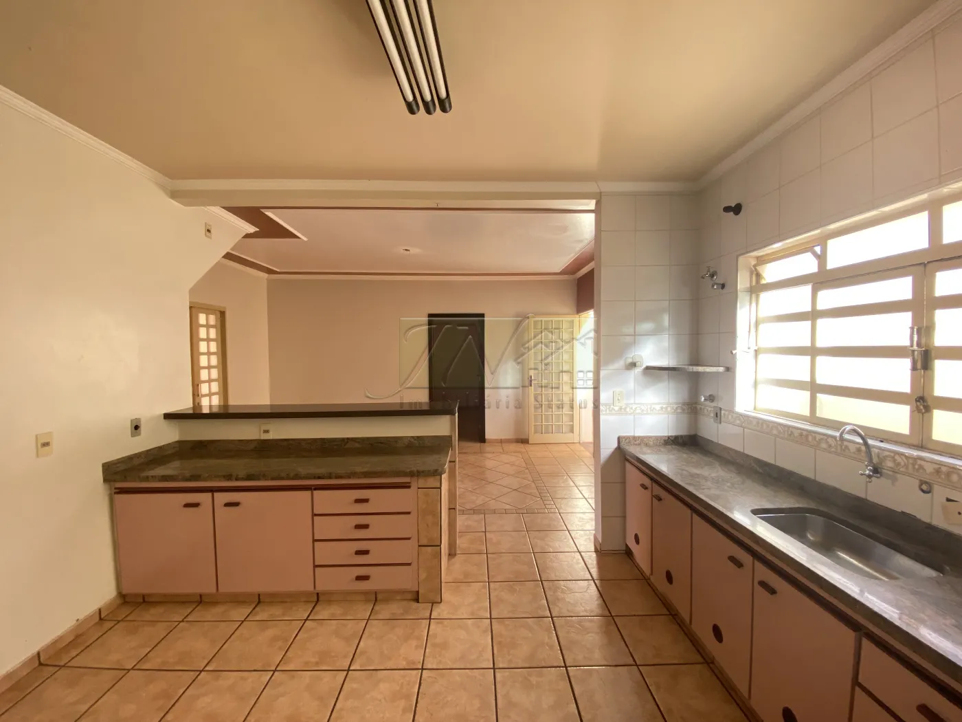 Comprar Residenciais / Casas em Santa Cruz do Rio Pardo R$ 650.000,00 - Foto 8