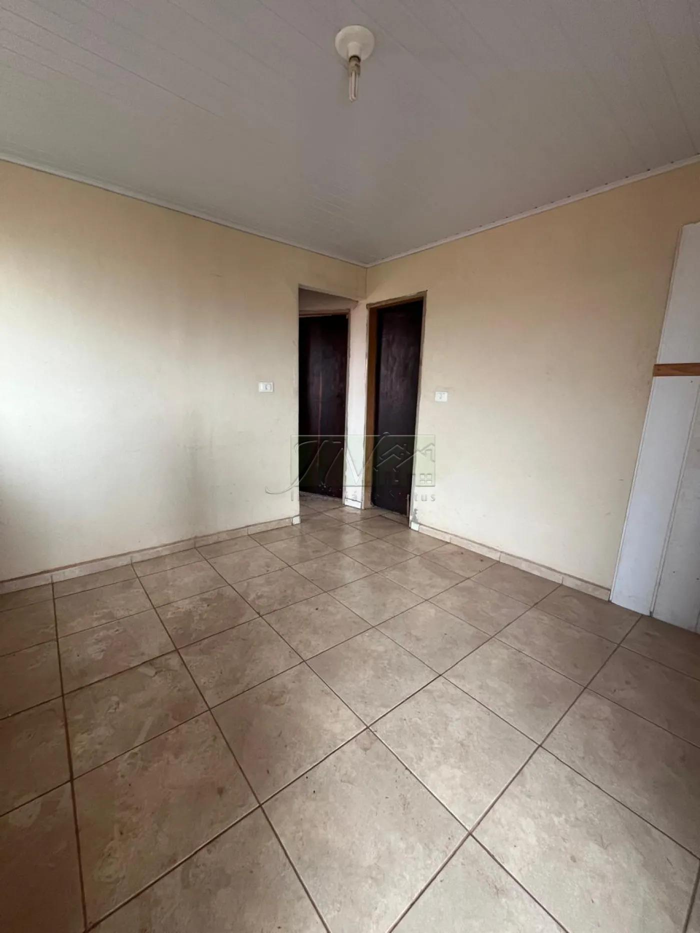 Alugar Residenciais / Casas em Santa Cruz do Rio Pardo R$ 900,00 - Foto 5