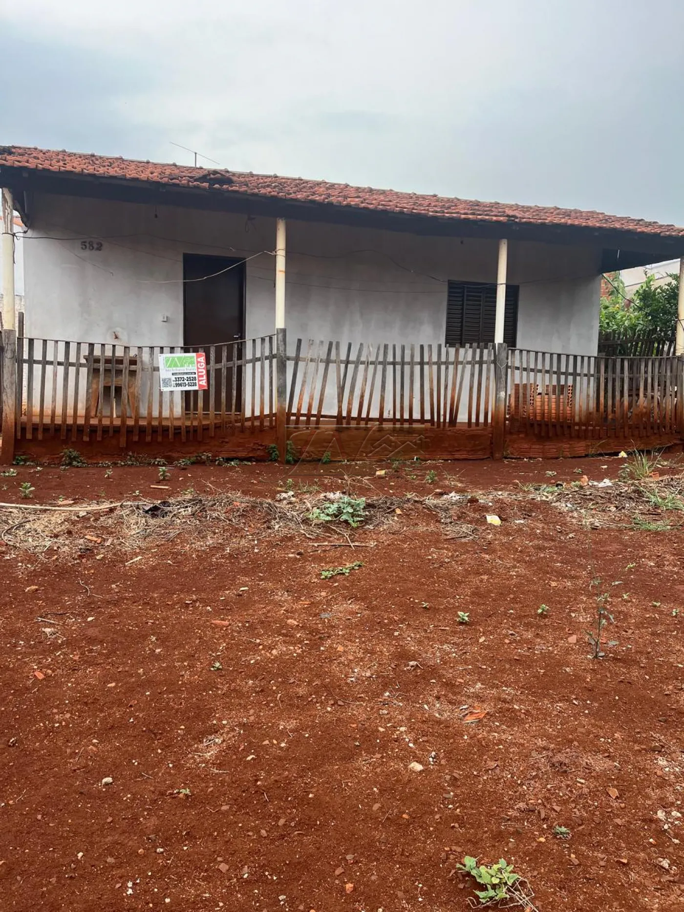 Alugar Residenciais / Casas em Santa Cruz do Rio Pardo R$ 600,00 - Foto 1