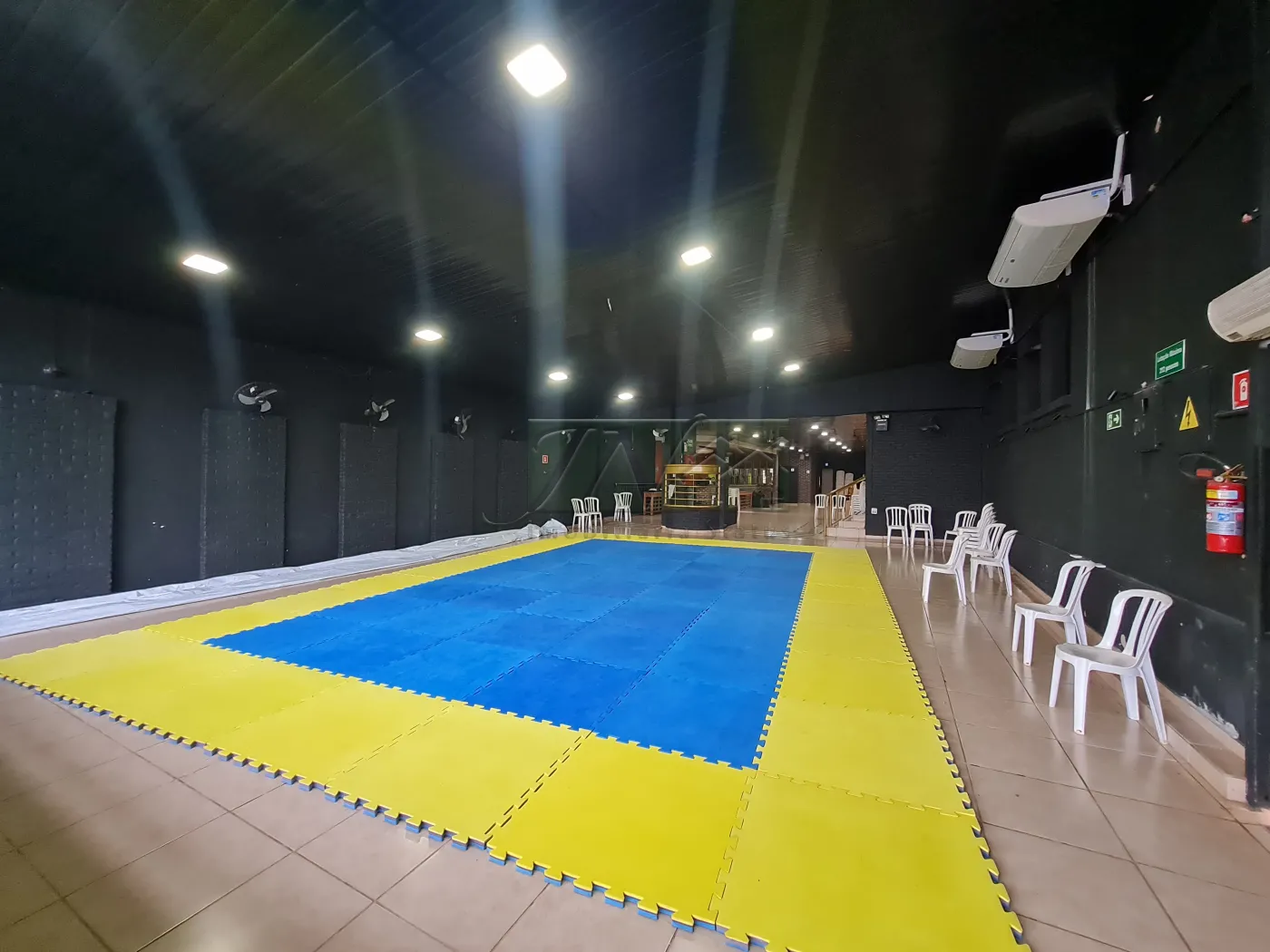 Alugar Comerciais / Ponto Comercial em Santa Cruz do Rio Pardo R$ 6.500,00 - Foto 3