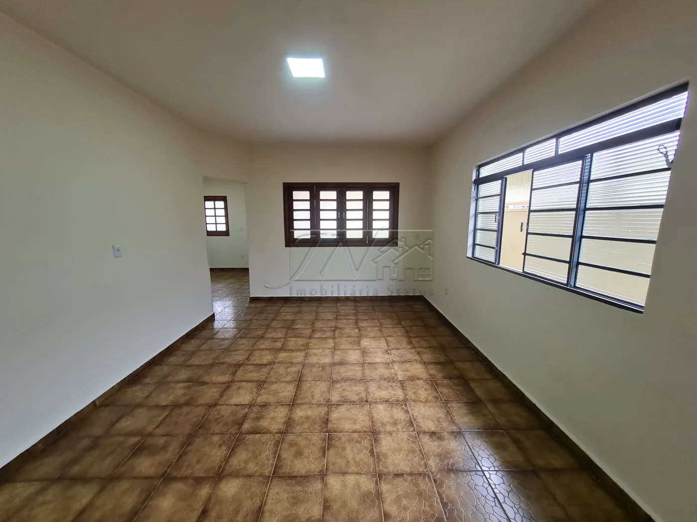 Alugar Residenciais / Casas em Santa Cruz do Rio Pardo R$ 1.300,00 - Foto 8