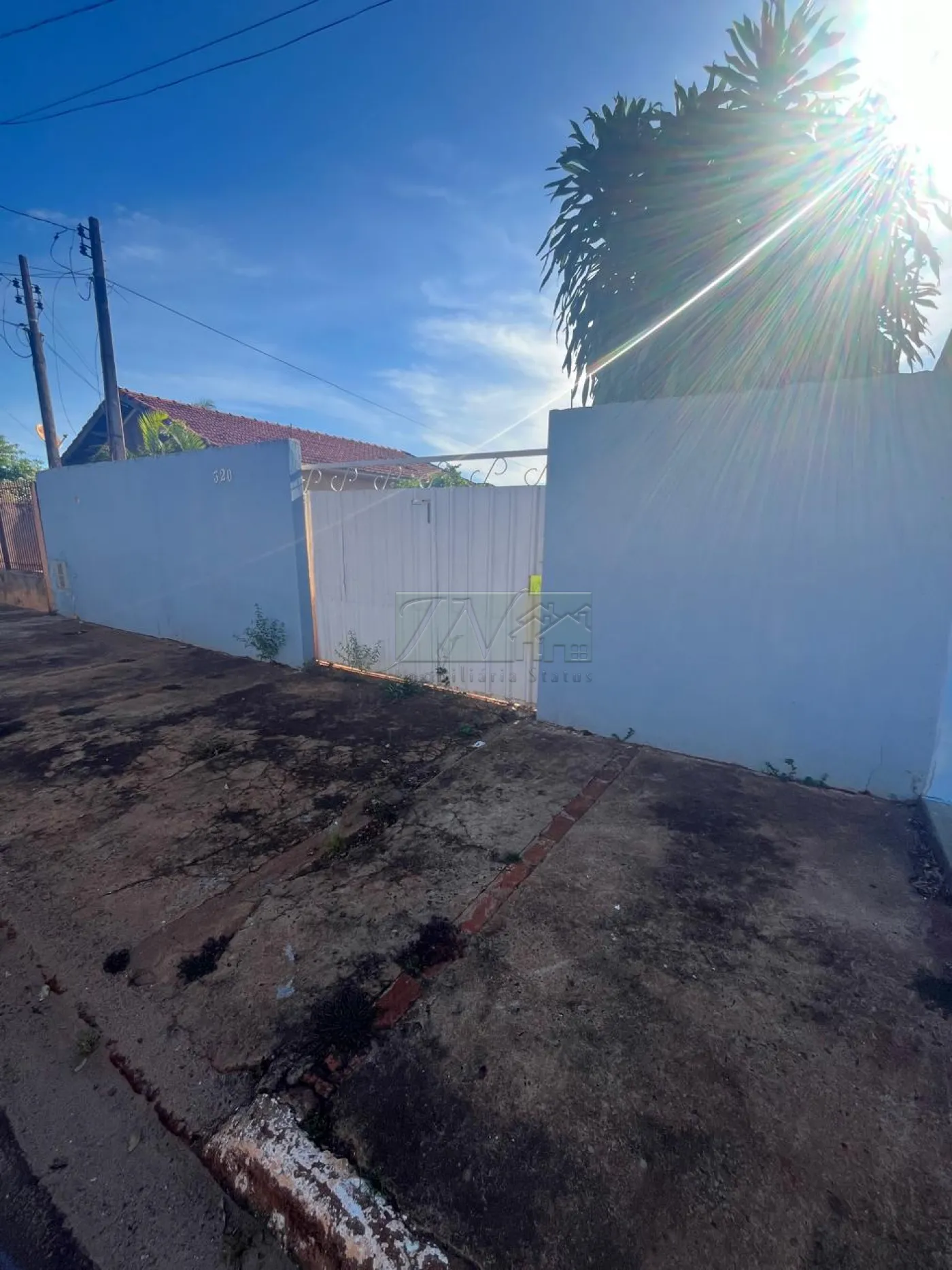 Alugar Residenciais / Casas em Santa Cruz do Rio Pardo R$ 700,00 - Foto 1