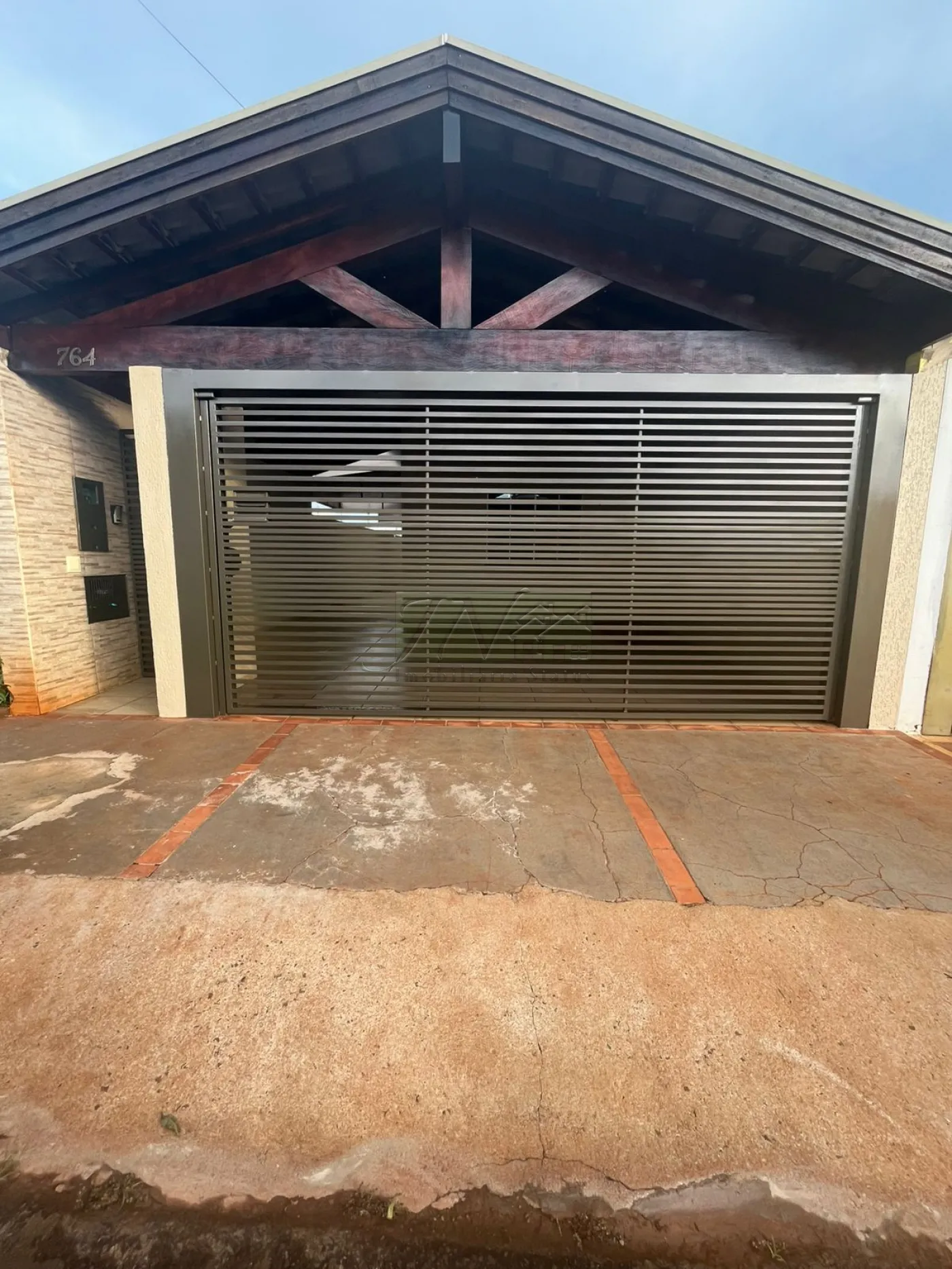 Alugar Residenciais / Casas em Santa Cruz do Rio Pardo R$ 1.900,00 - Foto 1