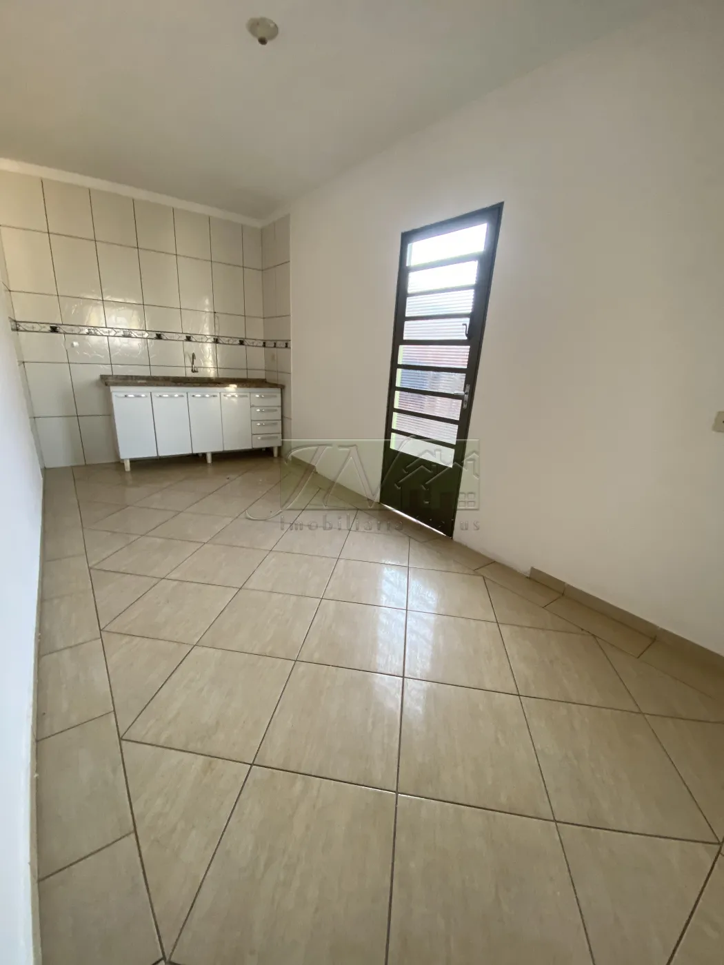 Alugar Residenciais / Casas em Santa Cruz do Rio Pardo R$ 900,00 - Foto 7