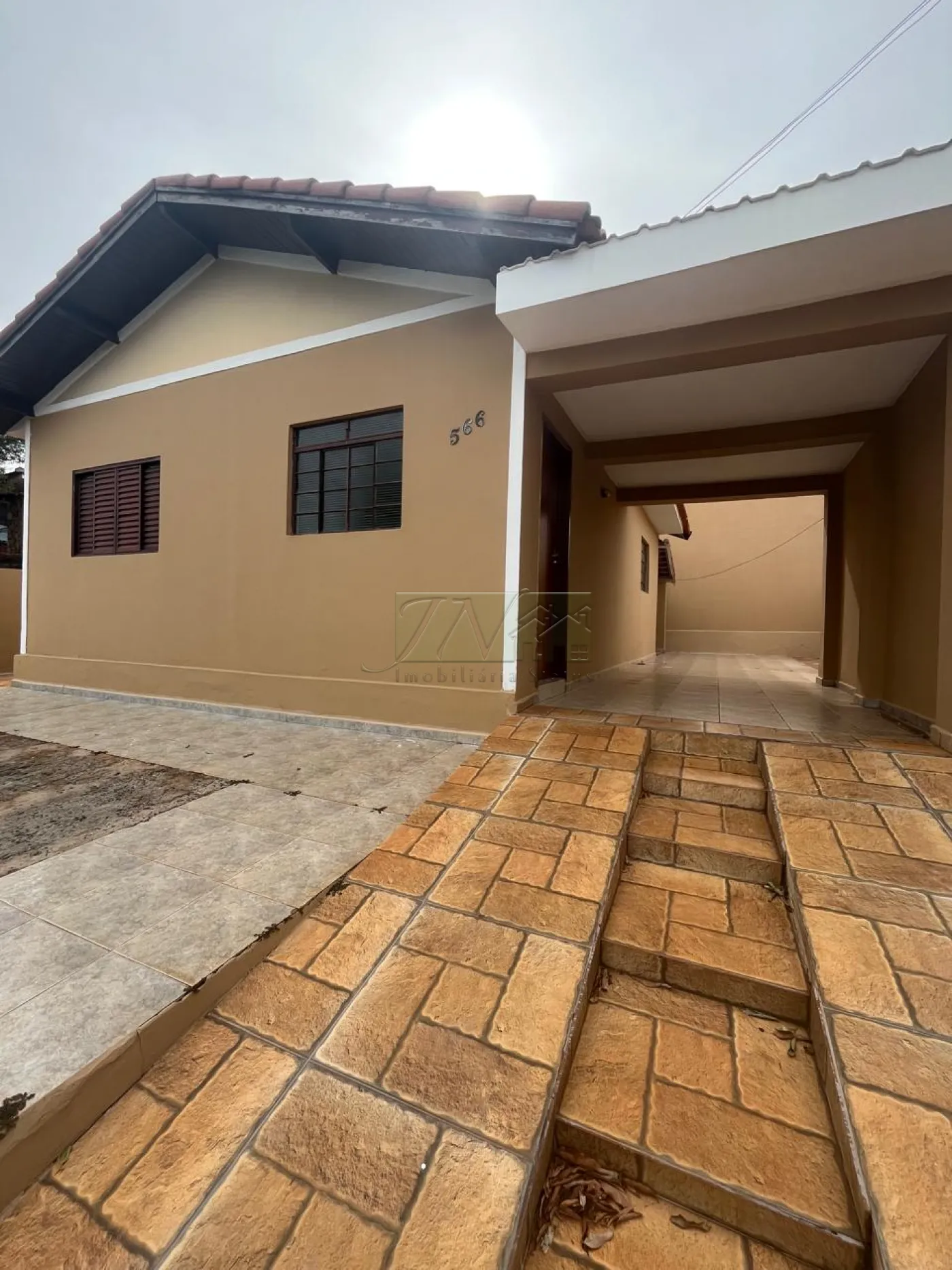 Alugar Residenciais / Casas em Santa Cruz do Rio Pardo R$ 950,00 - Foto 2