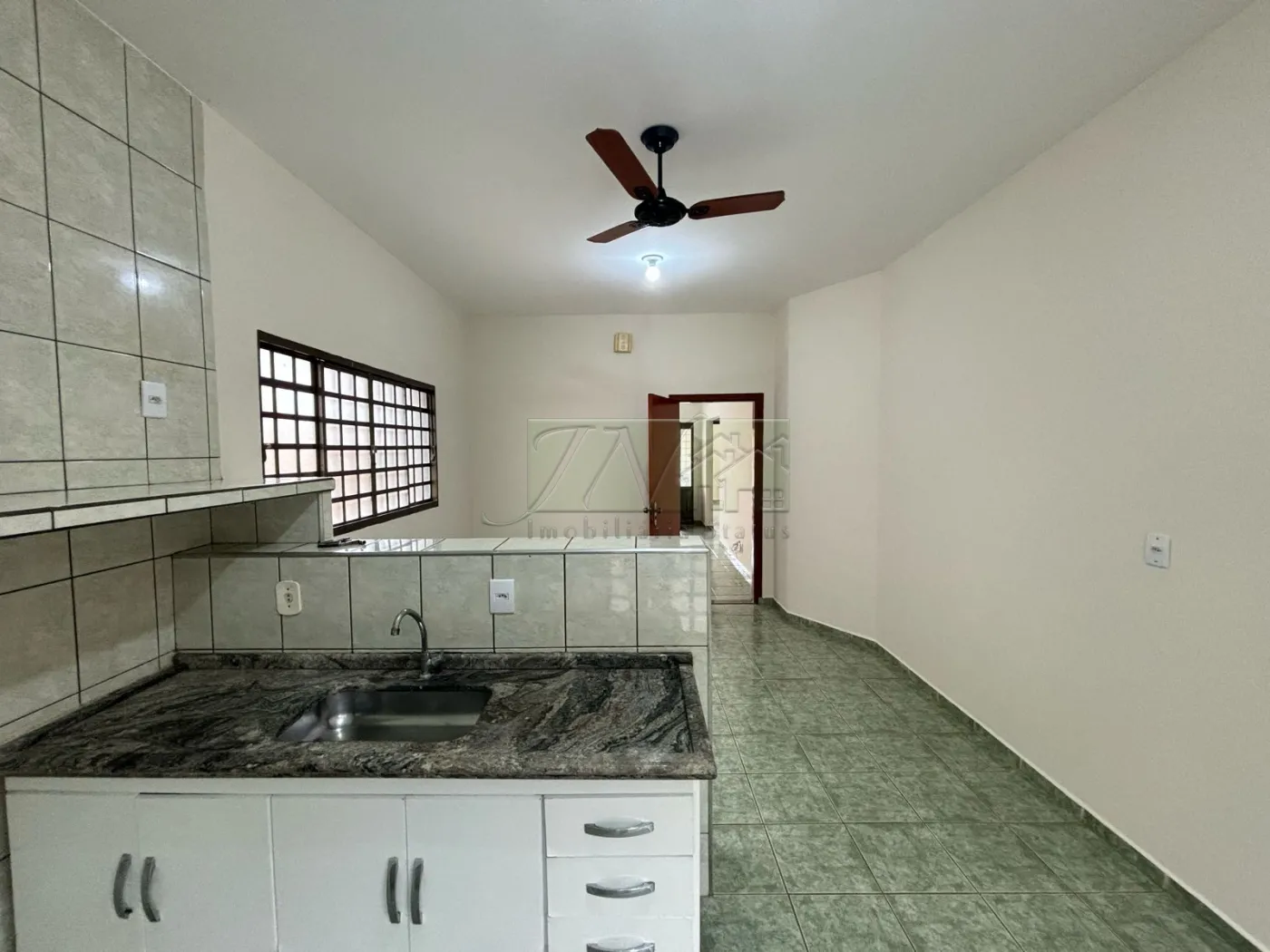 Alugar Residenciais / Casas em Santa Cruz do Rio Pardo R$ 2.300,00 - Foto 13