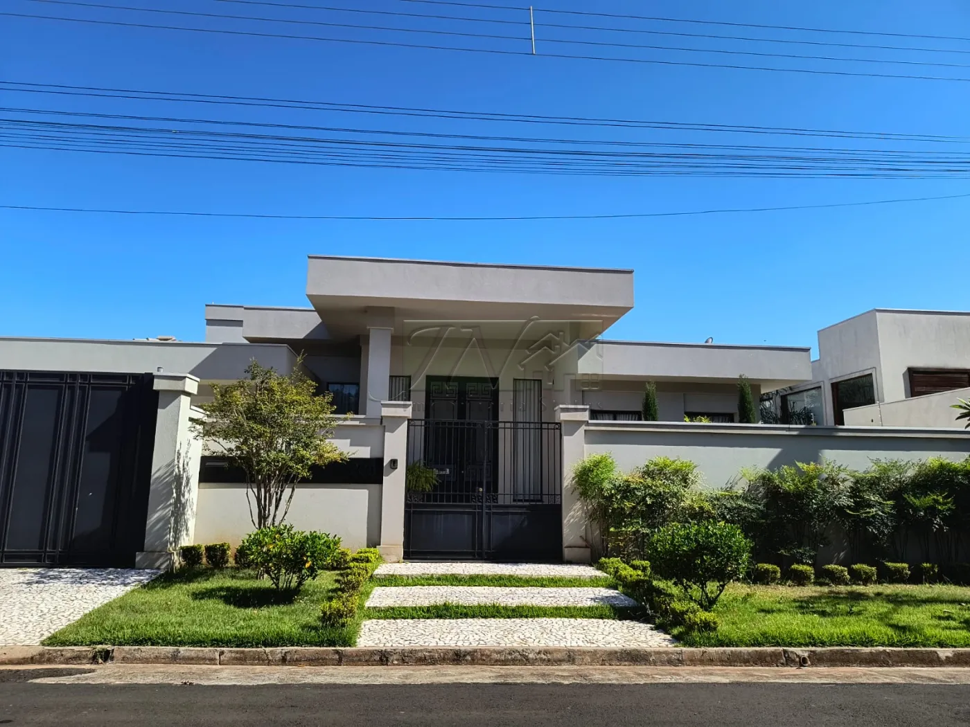 Comprar Residenciais / Casas em Santa Cruz do Rio Pardo - Foto 1