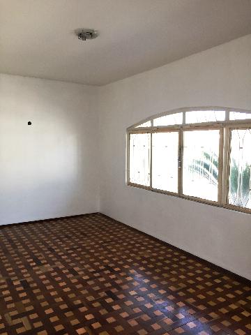 Alugar Residenciais / Casas em Santa Cruz do Rio Pardo R$ 2.500,00 - Foto 4