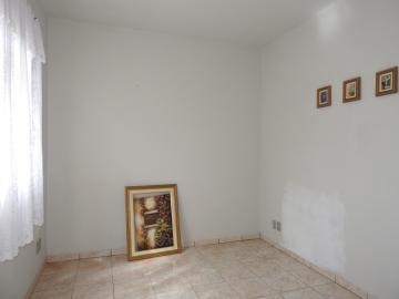 Alugar Residenciais / Casas em Santa Cruz do Rio Pardo R$ 1.300,00 - Foto 4