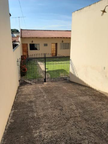 Residenciais / Kitnet em Santa Cruz do Rio Pardo Alugar por R$650,00