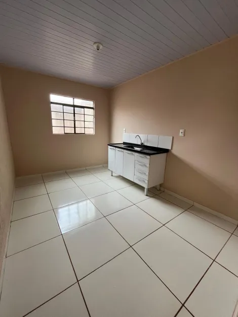 Alugar Residenciais / Casas em Santa Cruz do Rio Pardo R$ 800,00 - Foto 10