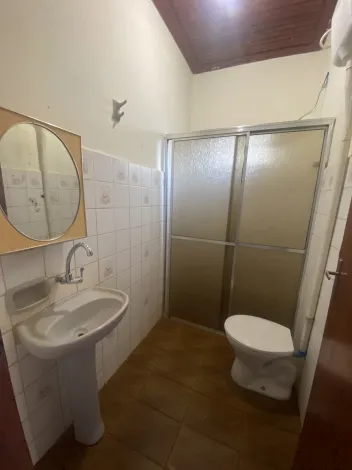 Alugar Residenciais / Casas em Santa Cruz do Rio Pardo R$ 850,00 - Foto 6