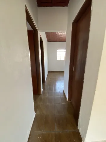 Alugar Residenciais / Casas em Santa Cruz do Rio Pardo R$ 850,00 - Foto 7