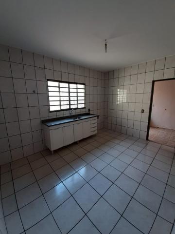 Alugar Residenciais / Casas em Santa Cruz do Rio Pardo R$ 1.450,00 - Foto 13