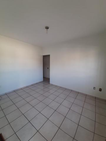 Alugar Residenciais / Casas em Santa Cruz do Rio Pardo R$ 1.450,00 - Foto 6