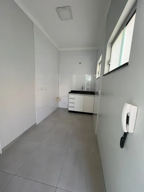 Alugar Residenciais / Kitnet em Santa Cruz do Rio Pardo R$ 950,00 - Foto 3