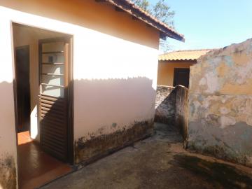 Alugar Residenciais / Casas em Santa Cruz do Rio Pardo R$ 600,00 - Foto 4