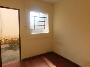 Alugar Residenciais / Casas em Santa Cruz do Rio Pardo R$ 600,00 - Foto 6