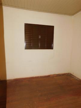 Alugar Residenciais / Casas em Santa Cruz do Rio Pardo R$ 600,00 - Foto 14