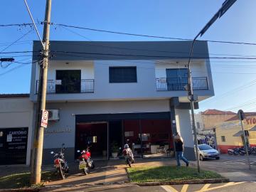 Alugar Residenciais / Casas em Santa Cruz do Rio Pardo. apenas R$ 4.500,00