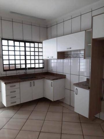 Alugar Residenciais / Casas em Santa Cruz do Rio Pardo R$ 1.500,00 - Foto 8