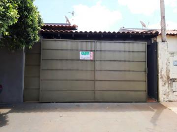 Alugar Residenciais / Casas em Santa Cruz do Rio Pardo. apenas R$ 1.500,00