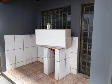 Alugar Residenciais / Casas em Santa Cruz do Rio Pardo R$ 1.500,00 - Foto 14