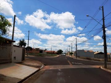 Alugar Residenciais / Casas em Santa Cruz do Rio Pardo R$ 1.500,00 - Foto 3