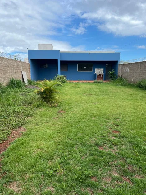 Alugar Residenciais / Casas em Santa Cruz do Rio Pardo R$ 850,00 - Foto 2