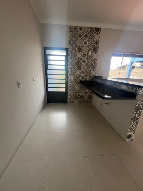 Alugar Residenciais / Casas em Santa Cruz do Rio Pardo R$ 850,00 - Foto 5