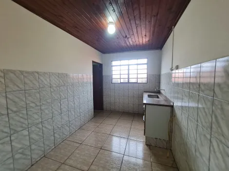 Alugar Residenciais / Casas em Santa Cruz do Rio Pardo R$ 1.200,00 - Foto 7