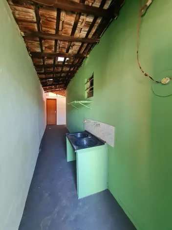 Alugar Residenciais / Casas em Santa Cruz do Rio Pardo R$ 1.000,00 - Foto 13
