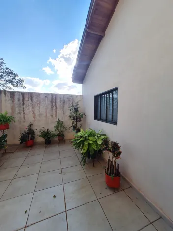 Comprar Residenciais / Casas em Santa Cruz do Rio Pardo R$ 600.000,00 - Foto 3