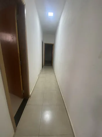 Alugar Residenciais / Casas em Santa Cruz do Rio Pardo R$ 1.150,00 - Foto 5