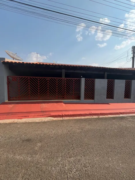 Residenciais / Casas em Santa Cruz do Rio Pardo Alugar por R$1.550,00