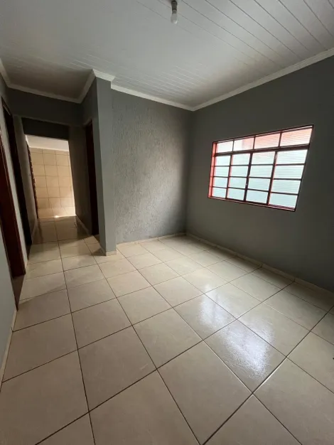 Alugar Residenciais / Casas em Santa Cruz do Rio Pardo R$ 1.550,00 - Foto 6