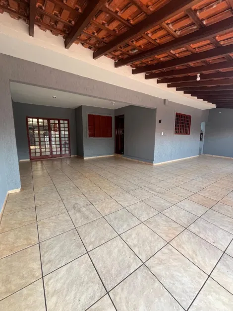 Alugar Residenciais / Casas em Santa Cruz do Rio Pardo R$ 1.550,00 - Foto 9