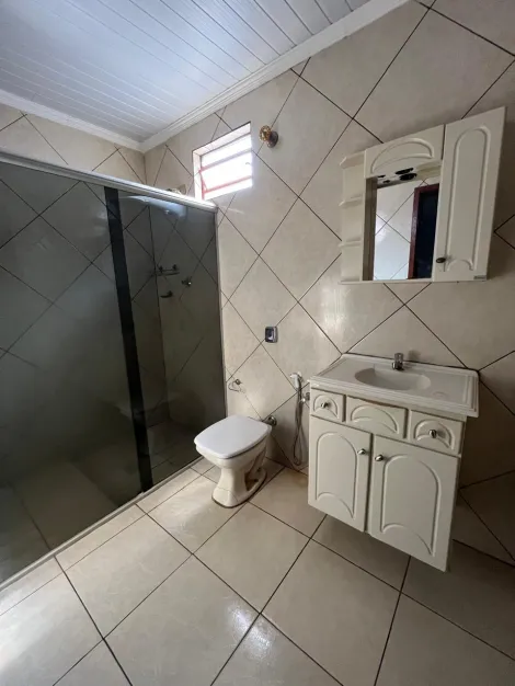 Alugar Residenciais / Casas em Santa Cruz do Rio Pardo R$ 1.550,00 - Foto 11