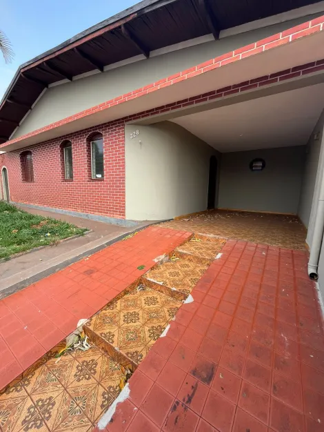 Alugar Residenciais / Casas em Santa Cruz do Rio Pardo R$ 1.500,00 - Foto 4