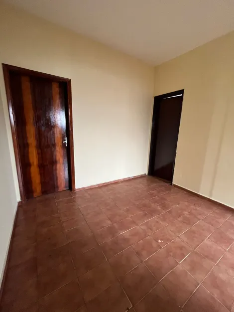 Alugar Residenciais / Casas em Santa Cruz do Rio Pardo R$ 1.500,00 - Foto 5