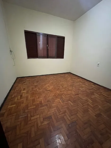 Alugar Residenciais / Casas em Santa Cruz do Rio Pardo R$ 1.500,00 - Foto 11