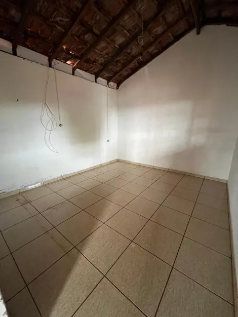 Alugar Residenciais / Casas em Santa Cruz do Rio Pardo R$ 600,00 - Foto 6