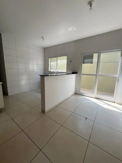 Alugar Residenciais / Casas em Santa Cruz do Rio Pardo R$ 1.500,00 - Foto 6